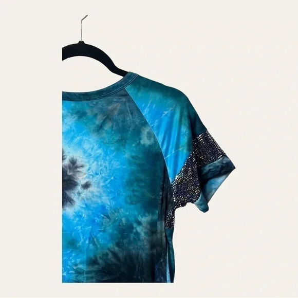 1274. HEIMISH USA TIE DYE SHORT SLEEVE TOP SIZE SMALL SEQUINS ON TOP/SLEEVES - Picture 9 of 11